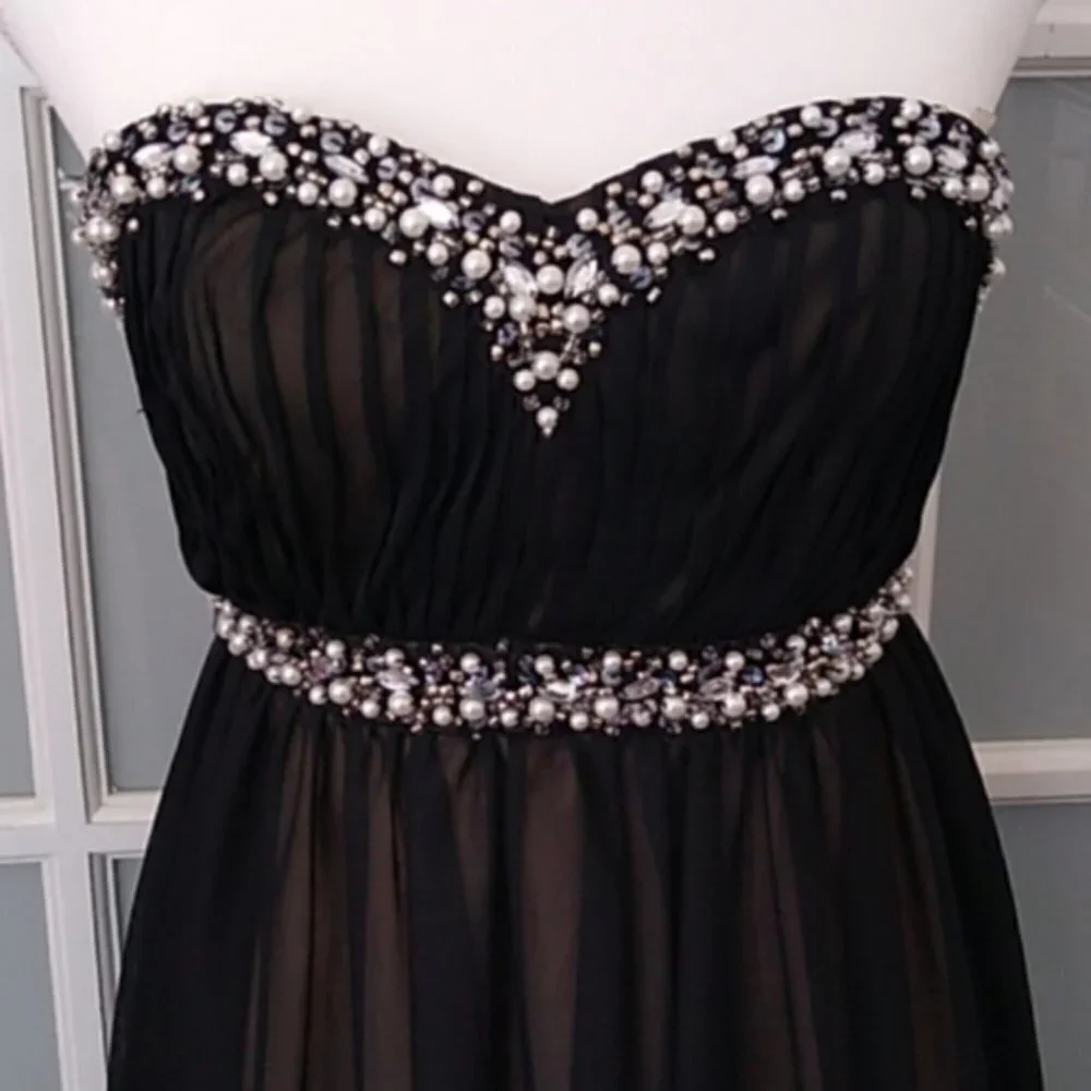 Sequin Hearts Strapless Sweetheart Illusion Dress - Picture 4 of 14